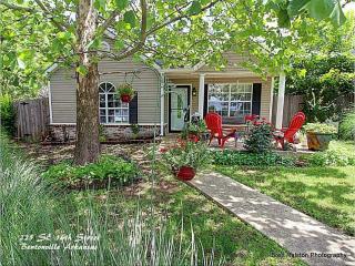 225 16th St, Bentonville, AR 72712-6642