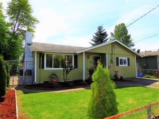 938 65th St, Tacoma, WA 98404-2236