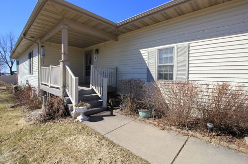 109 Stenslien St, Westby, WI 54667-6602