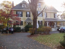 908 Beacon St, Newton, MA 02459-1802