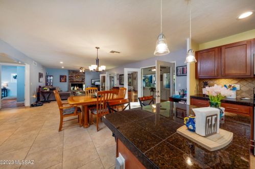 10060 Discovery Dr, Tucson AZ  85748-7608 exterior