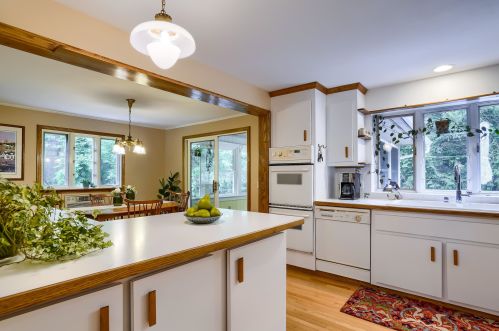 28 Spring Rd, Amherst, NH 03031-1909