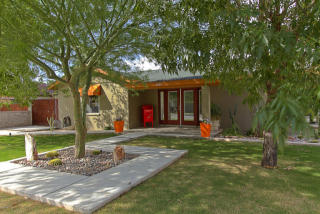 5650 6 St, Phoenix AZ  85012-1401 exterior