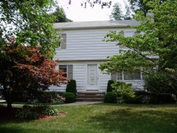 907 Dedham St, Newton, MA 02459-3418