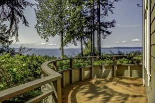 7393 Braemar Dr, Edmonds WA  98026-5135 exterior