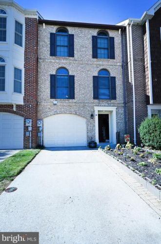 94 Victoria Sq, Frederick, MD 21702-1113