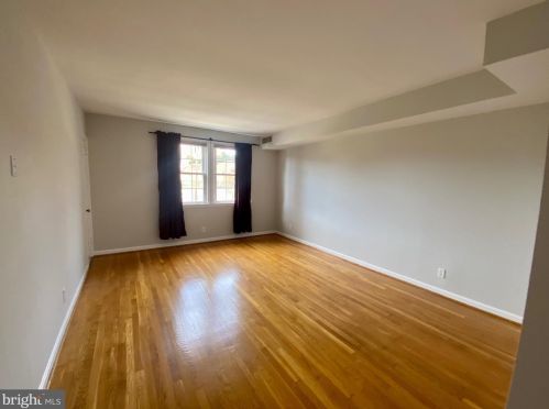 3 Russell Rd, Alexandria, VA 22301-2643