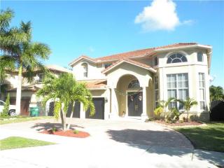 5721 166 Ct, Miami FL  33193-5815 exterior