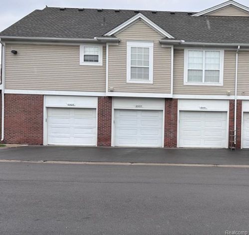 16441 Chatham Dr, Macomb Township MI  48044-4071 exterior