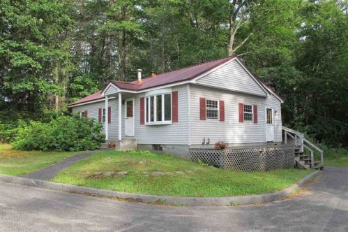 848 Franklin Pierce Hwy, Barrington, NH 03825-7326