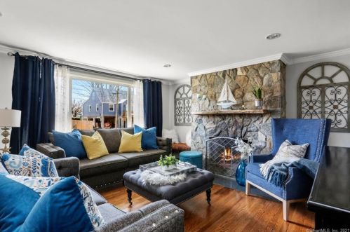 35 Baxter Dr, Norwalk, CT 06854-4702