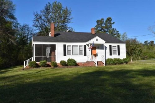 209 Hickory St, Pamplico, SC 29583-3726