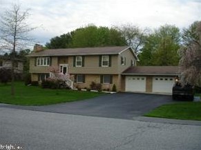 2004 Maplewood Dr, Hagerstown MD  21740-6734 exterior