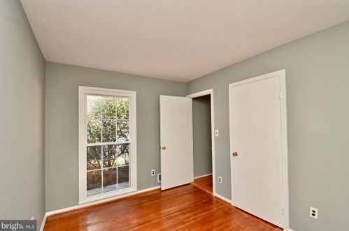 6153 Roxbury Ave, Springfield VA  22152-1625 exterior