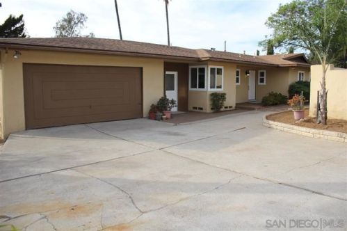 624 Hillside Ter, Vista, CA 92084-5126