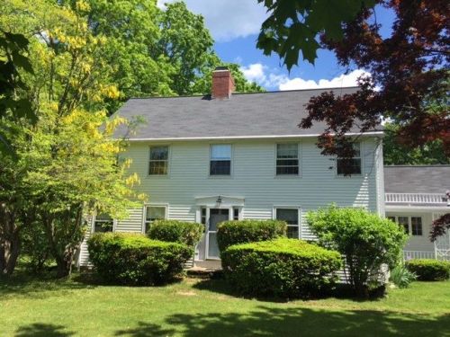 96 Sweet Hill Rd, Plaistow, NH 03865-2342