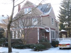 976 Beacon St, Newton, MA 02459-1725