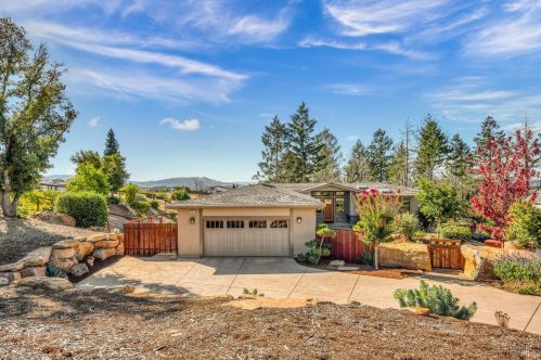 3891 Parker Hill Rd, Santa Rosa, CA 95404-1334